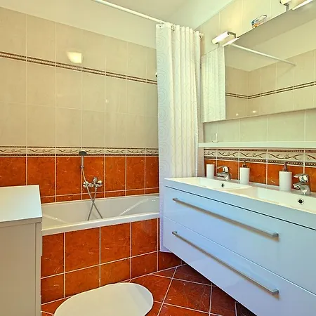 Stylish With Swimming Pool In Vizinada Villa *