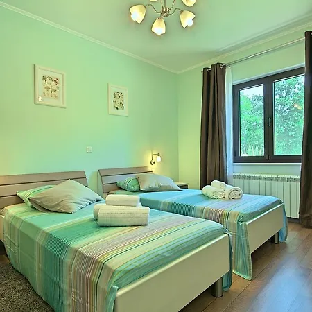 Stylish With Swimming Pool In Vizinada Villa *