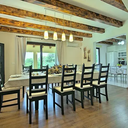 Stylish With Swimming Pool In Vizinada Vranje Selo